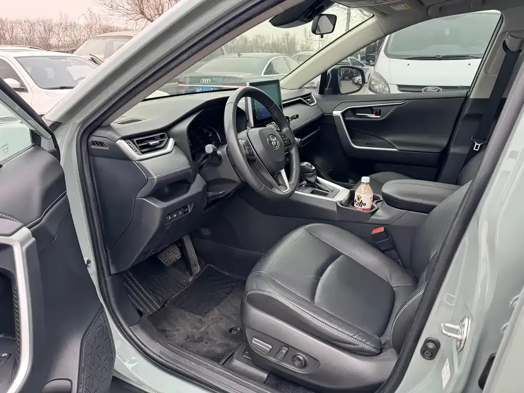 Toyota RAV4 2021 из CN, фото 3