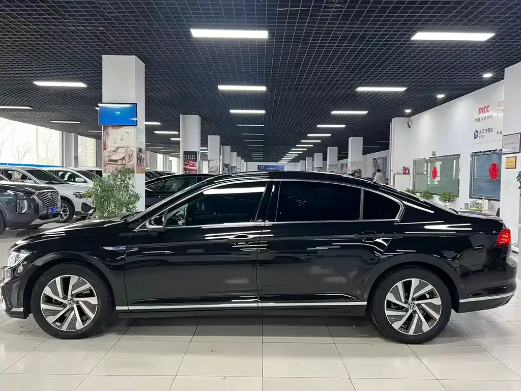Volkswagen Magotan GTE PHEV 2023 из CN, фото 5
