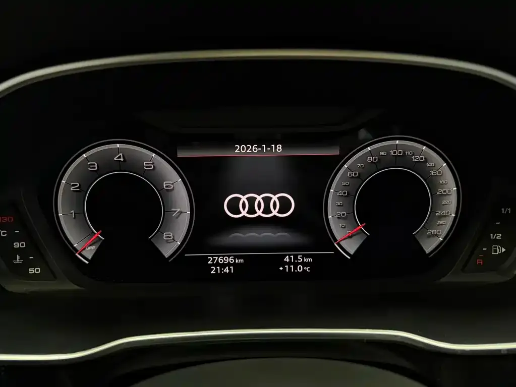 Audi Q3 — фото 4