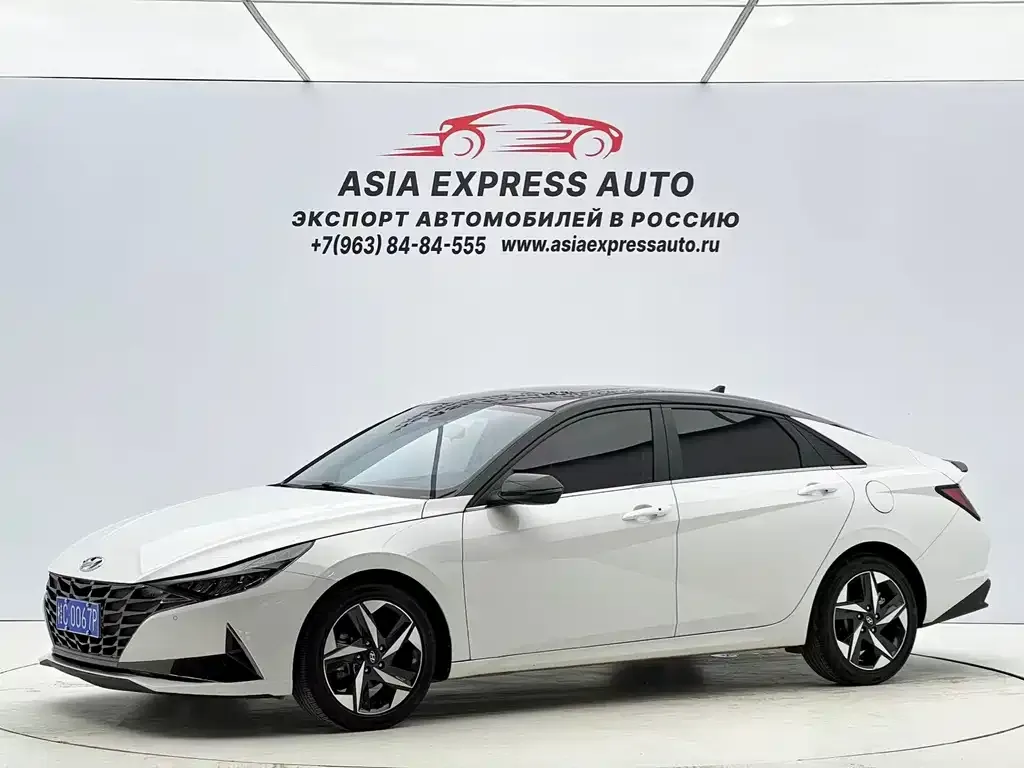 Hyundai Elantra — фото 1
