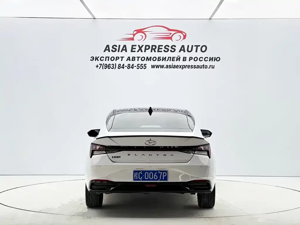 Hyundai Elantra — фото 3