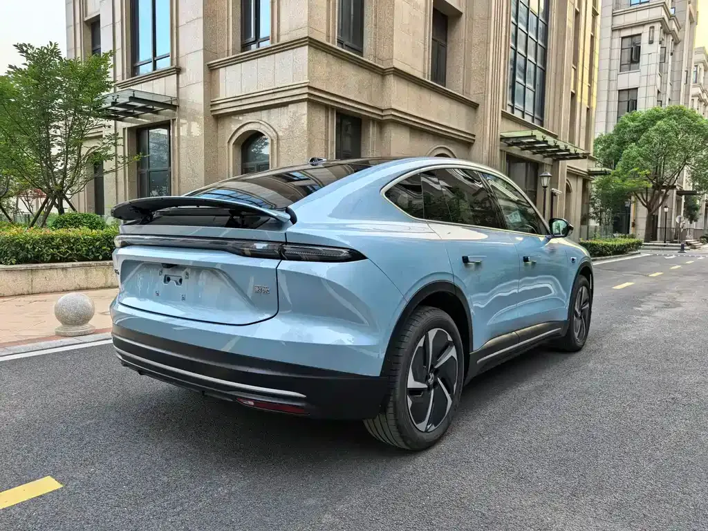 NIO EC6 — фото 8