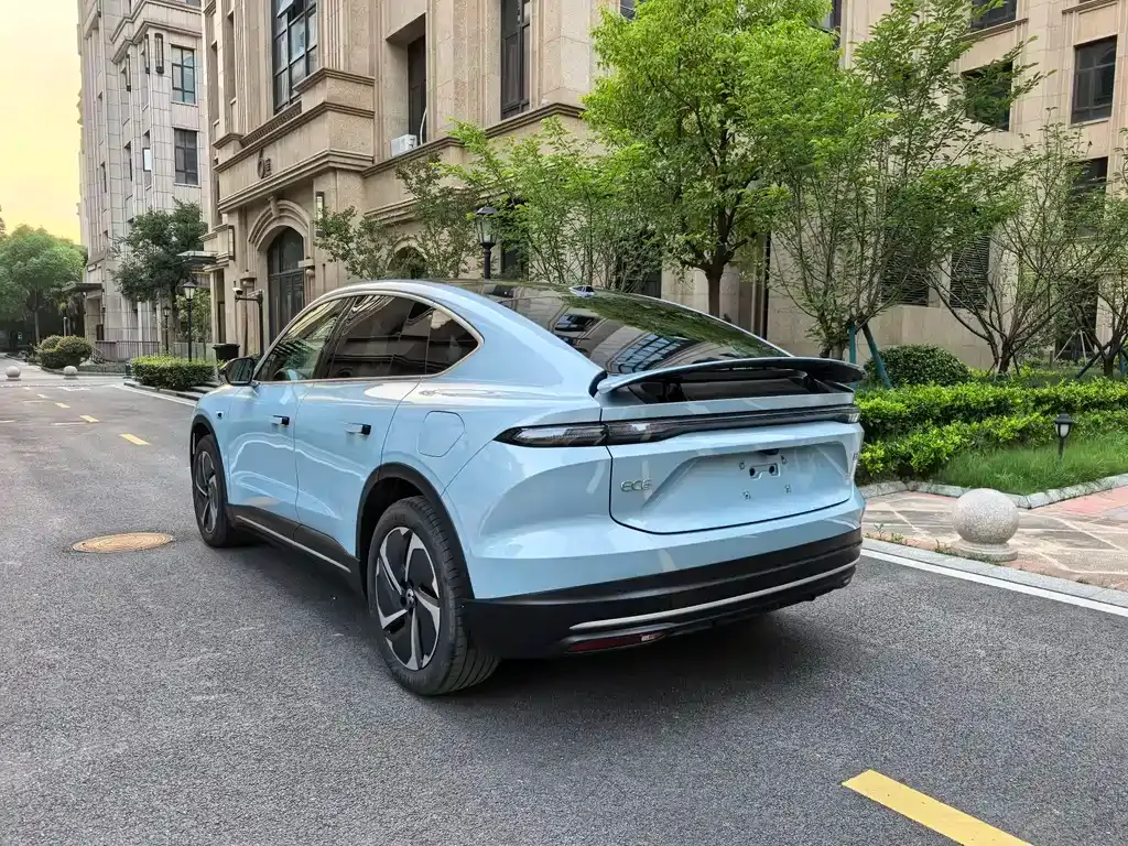 NIO EC6 — фото 9