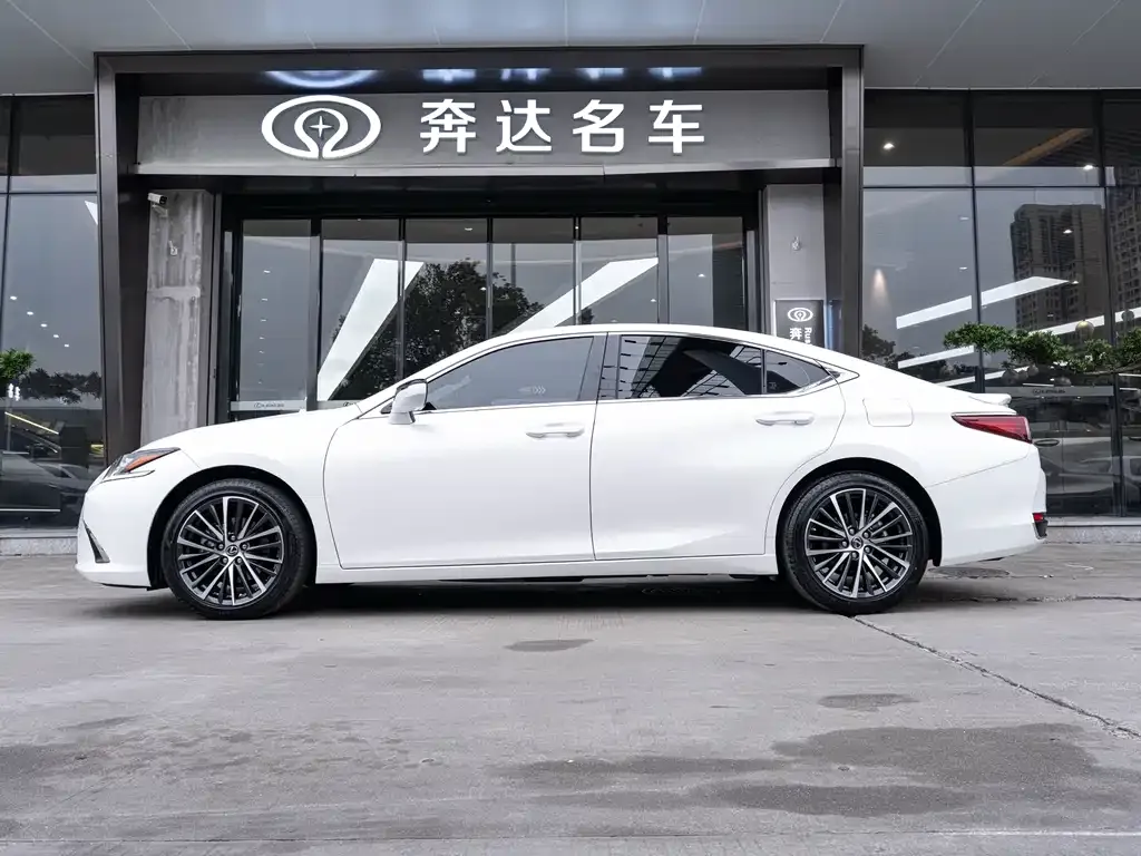 Lexus ES — фото 9