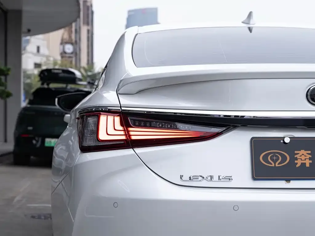Lexus ES — фото 2