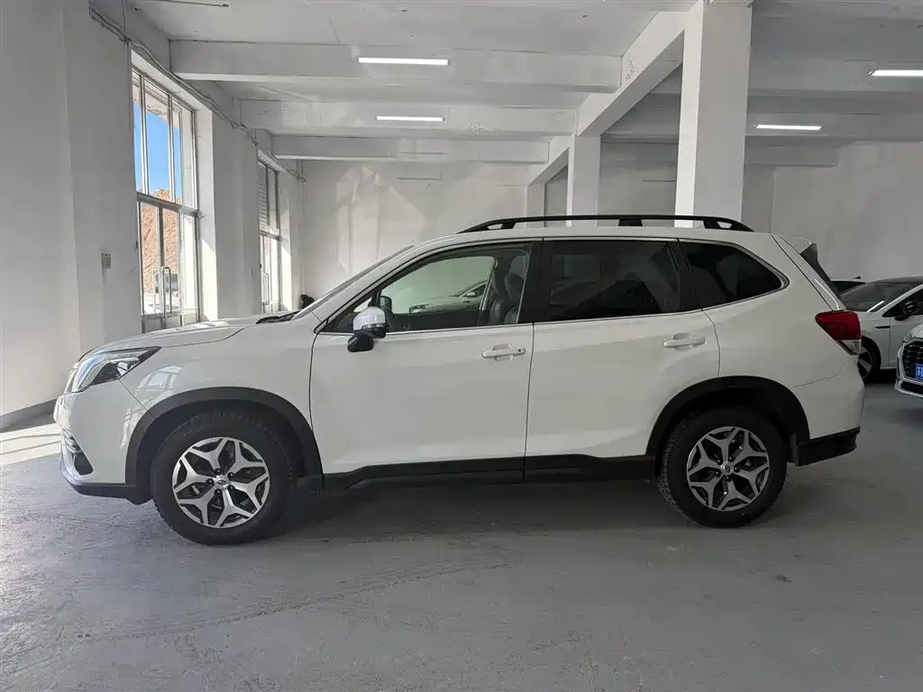 Subaru Forester — фото 2
