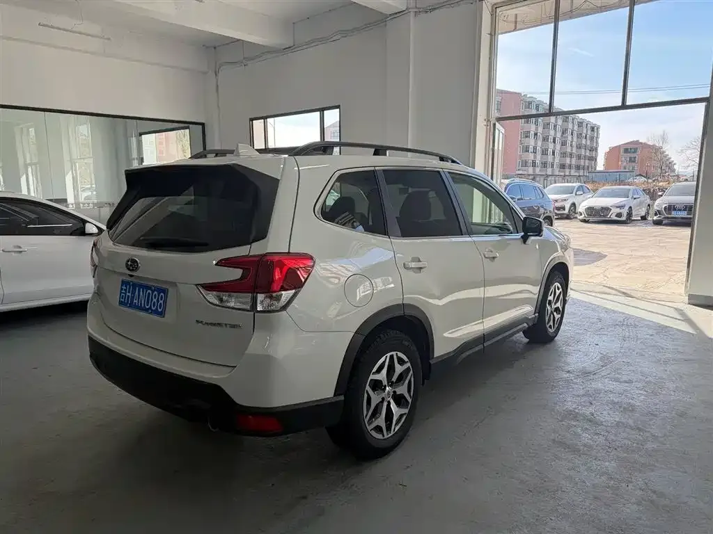 Subaru Forester — фото 4