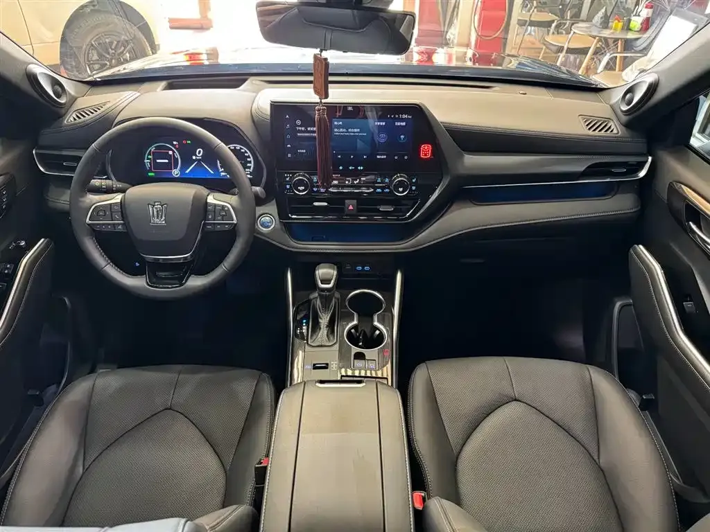 Toyota Crown Kluger 2023 из CN, фото 9