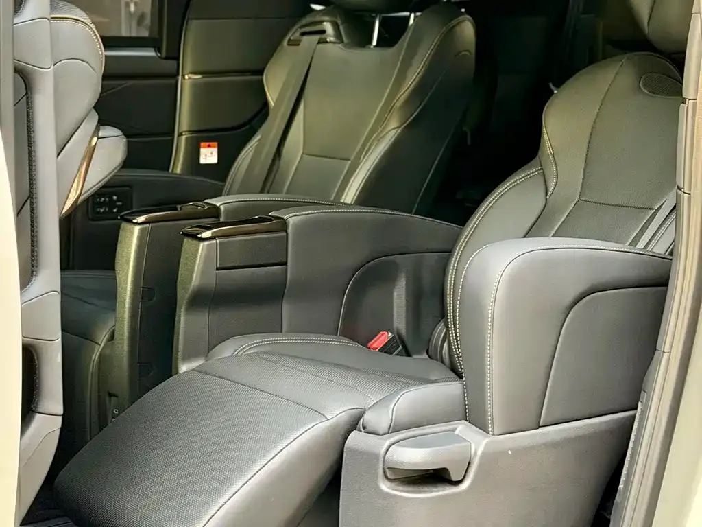 Toyota Alphard 2026 из CN, фото 6