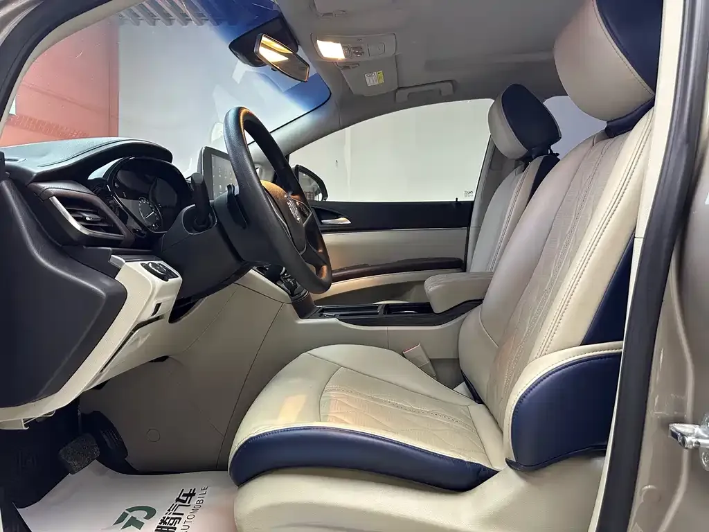 Buick GL8 2022 из CN, фото 10