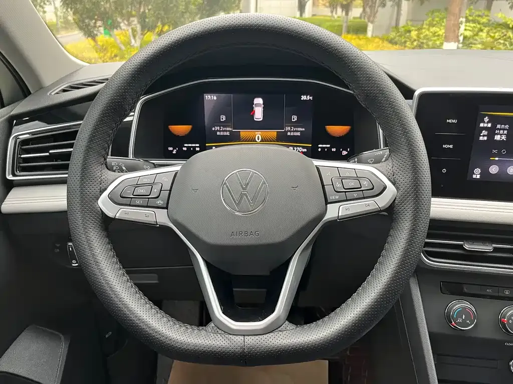 Volkswagen Tiguan L — фото 3