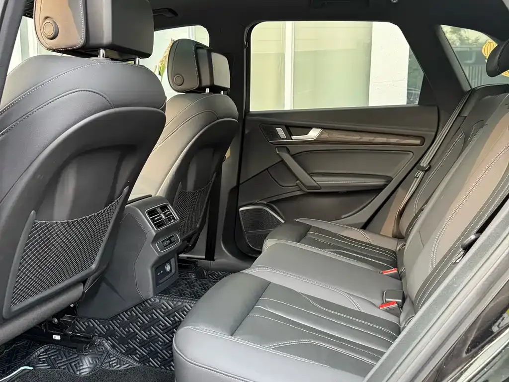 Audi Q5L 2024 из CN, фото 2