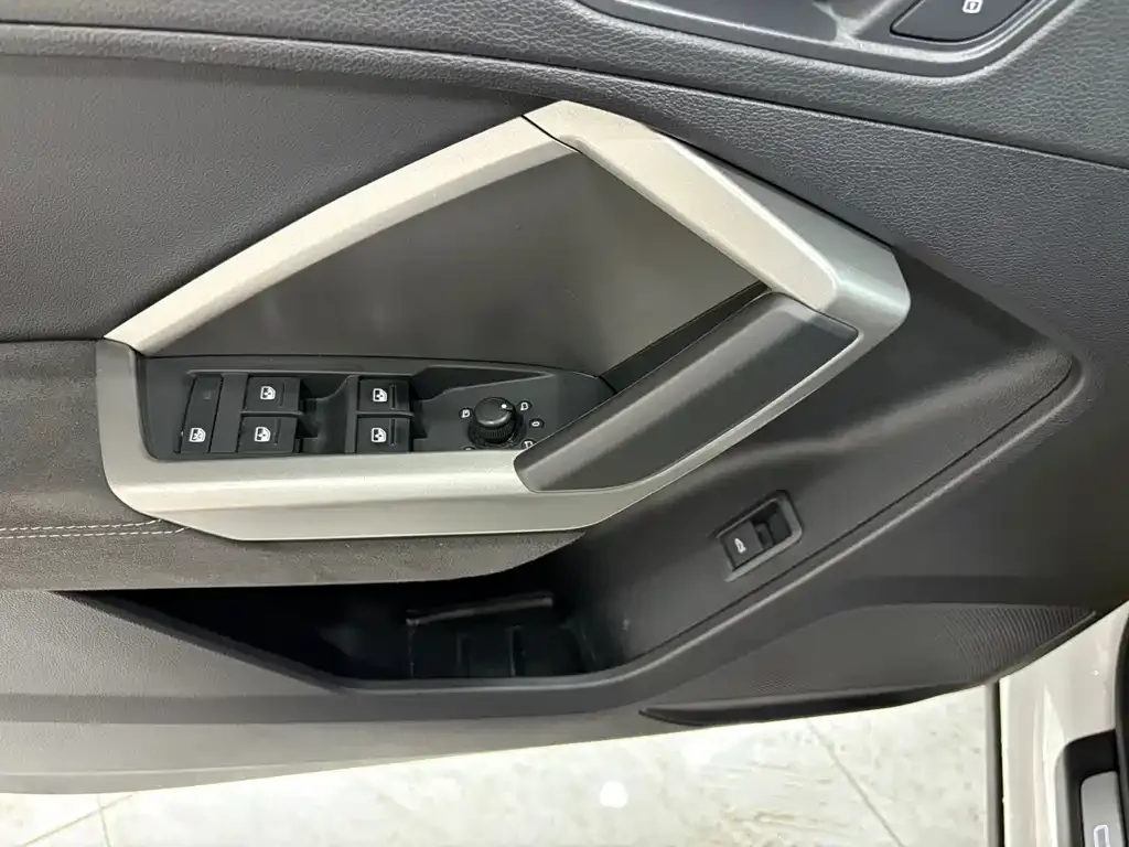 Audi Q3 2023 из CN, фото 7