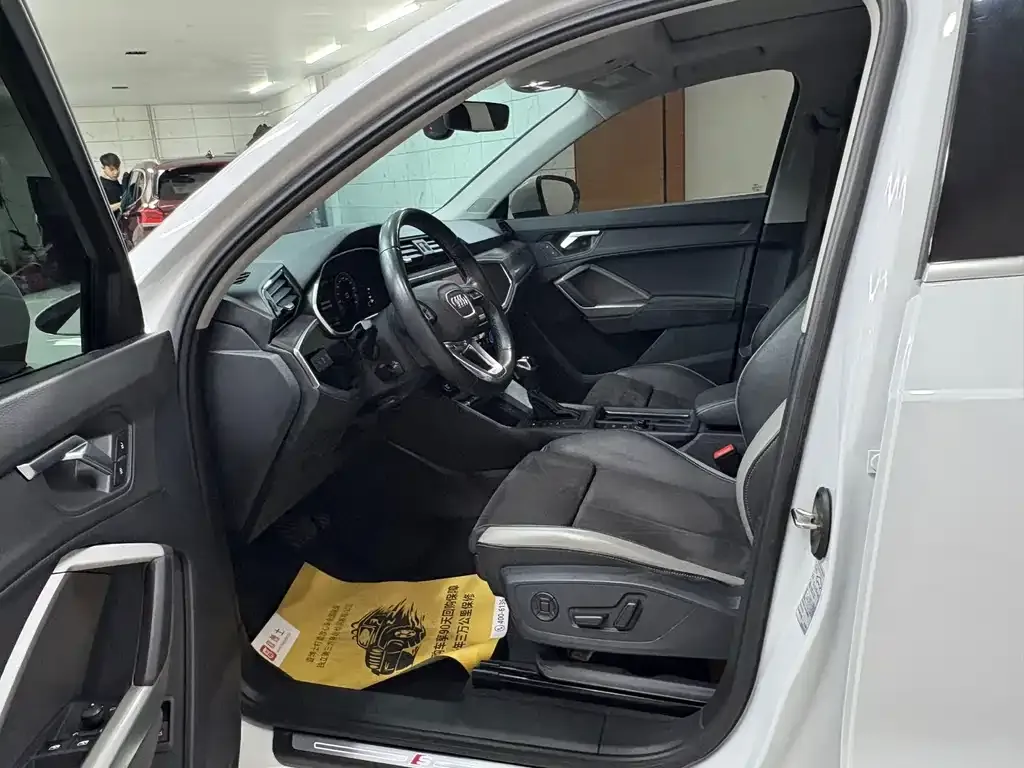 Audi Q3 2023 из CN, фото 8