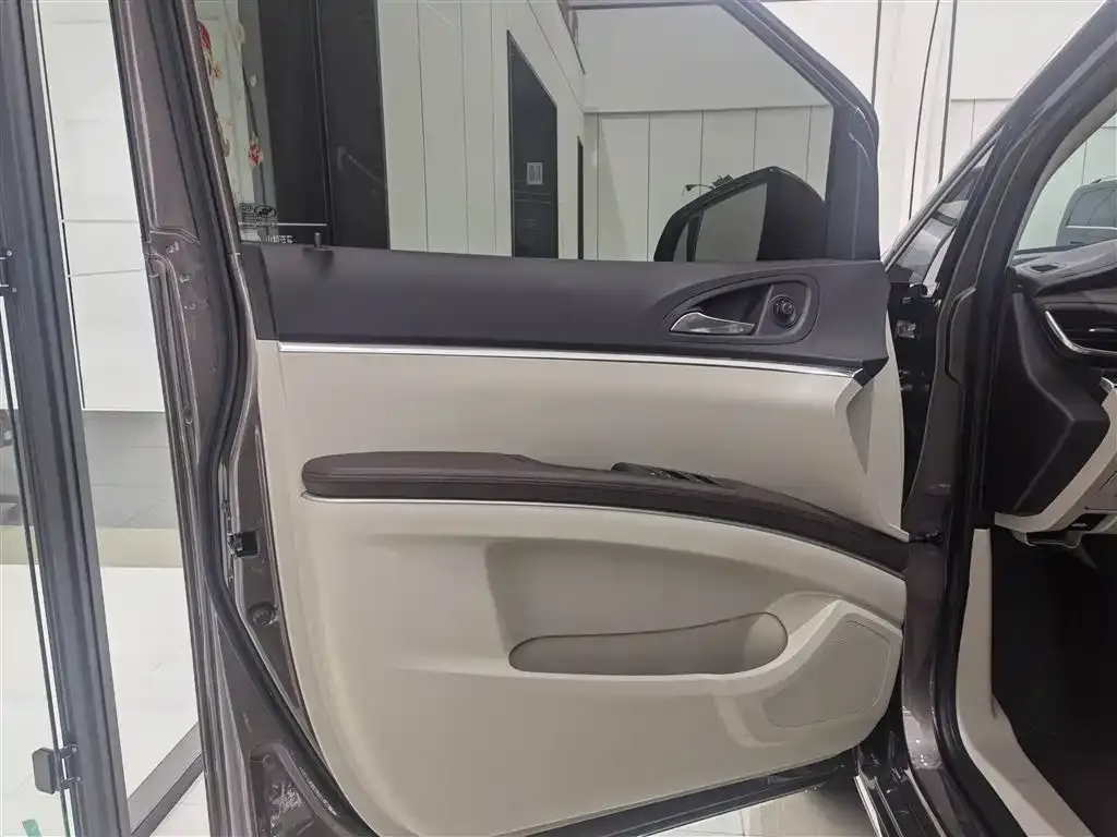Buick GL8 2023 из CN, фото 7