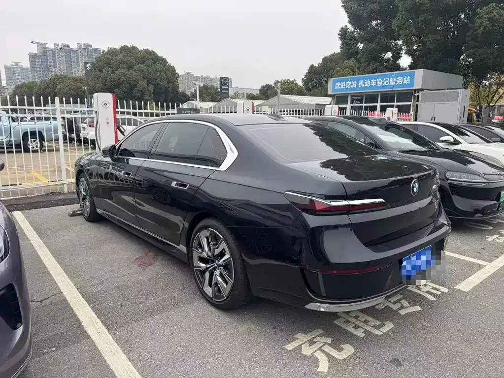 BMW 7 Series 2024 из CN, фото 5