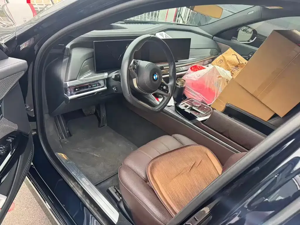 BMW 7 Series 2024 из CN, фото 6