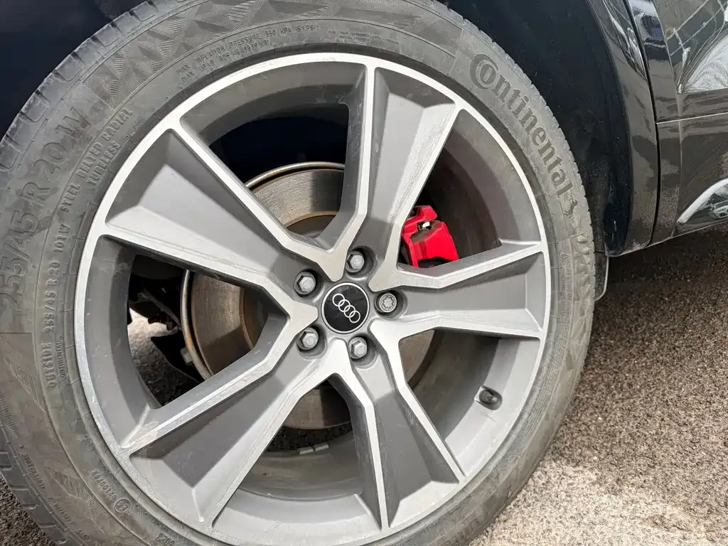 Audi Q5L 2024 из CN, фото 4
