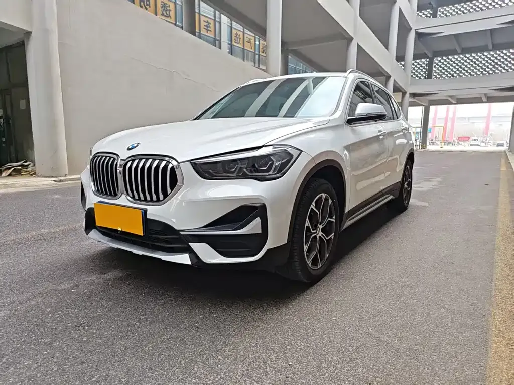 BMW X1 — фото 1