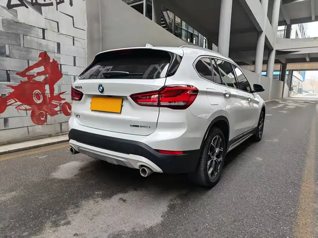 BMW X1 — фото 5