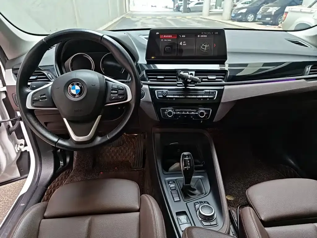 BMW X1 — фото 9