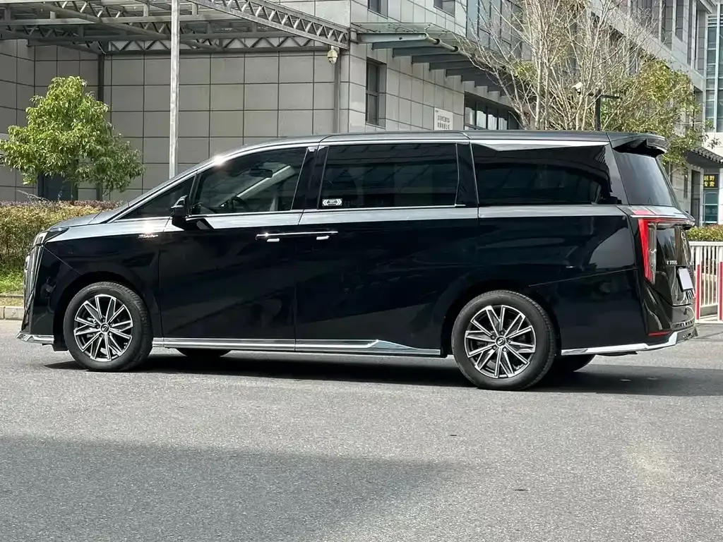 GAC Motor Trumpchi M8 — фото 8