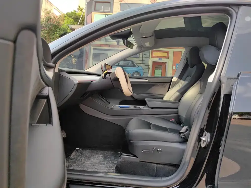 Tesla Model Y 2023 из CN, фото 8