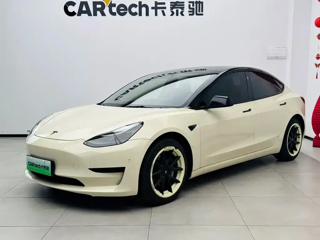 Tesla Model 3 — фото 1