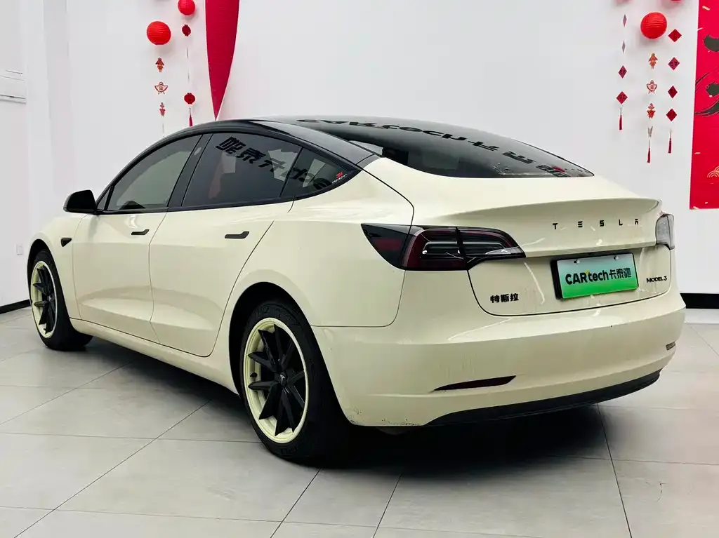 Tesla Model 3 — фото 7