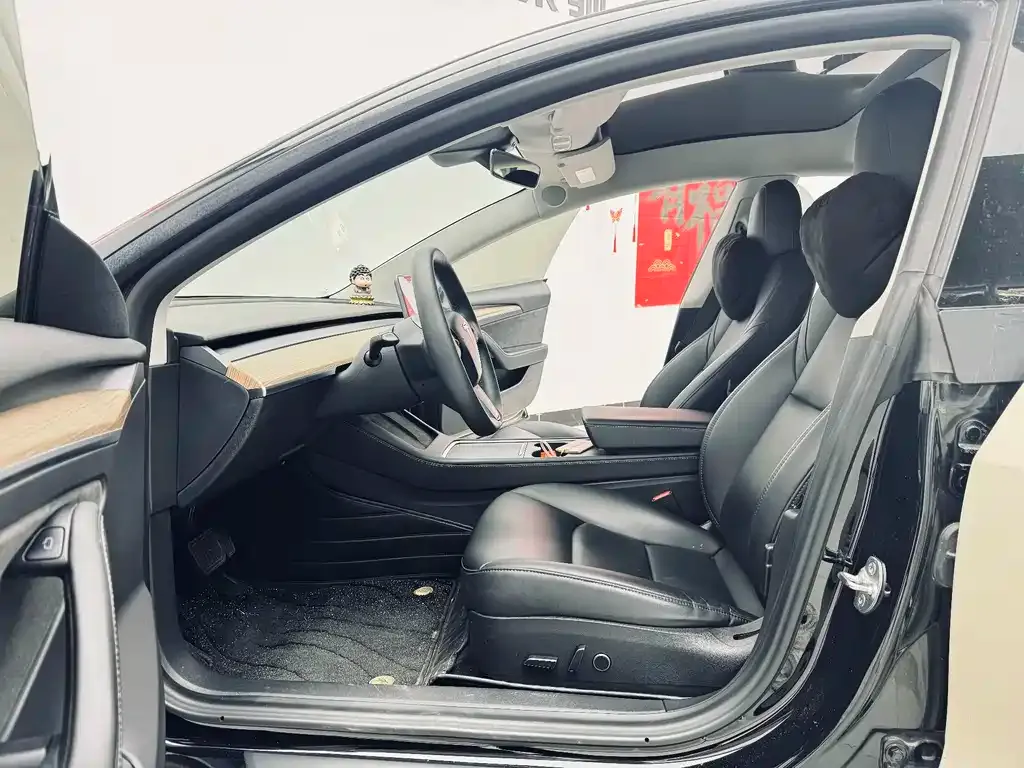 Tesla Model 3 — фото 8