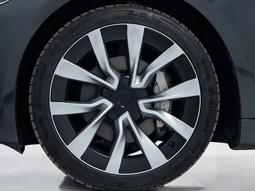 Tesla Model 3 2025 из CN, фото 10