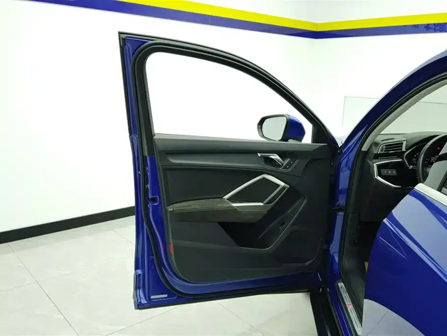 Audi Q3 2021 из CN, фото 9