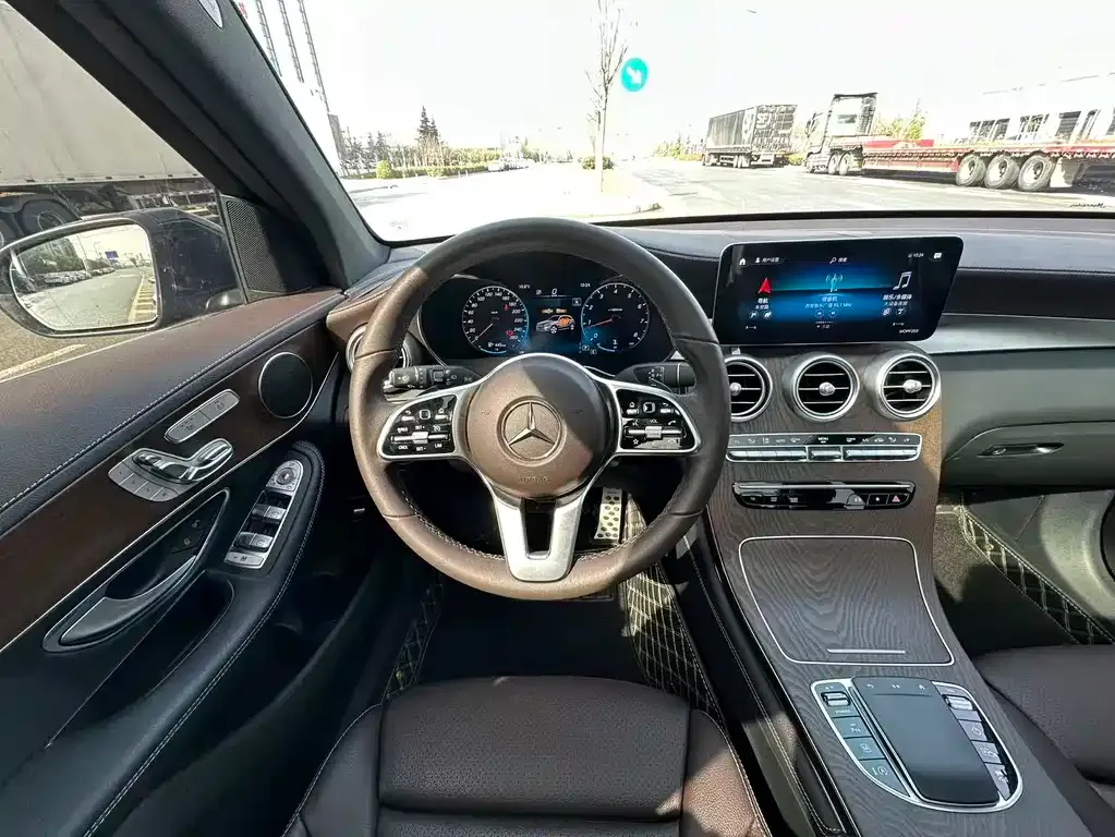 Mercedes-Benz GLC — фото 2