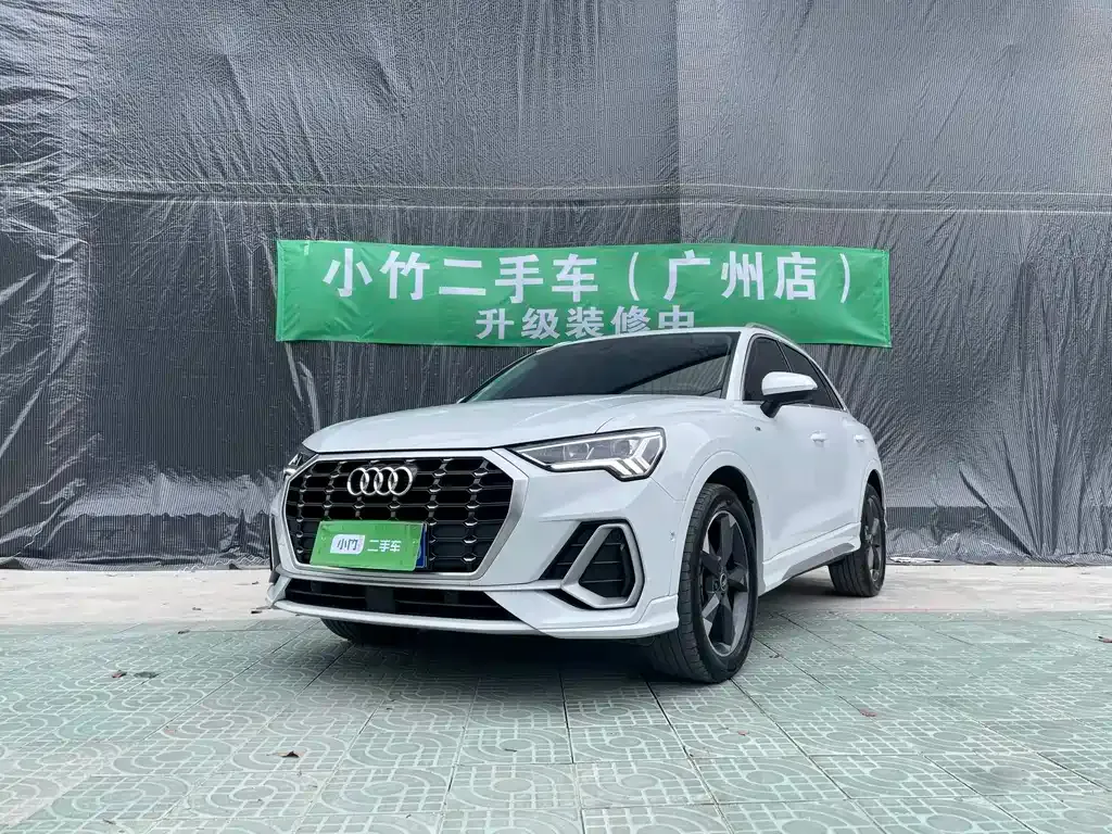 Audi Q3 — фото 1
