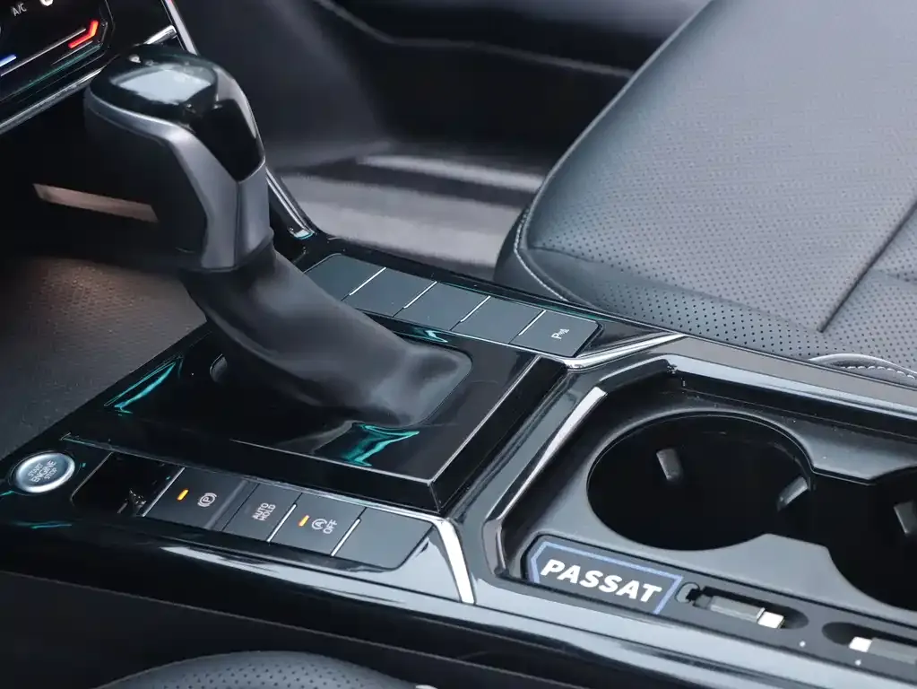Volkswagen Passat — фото 8