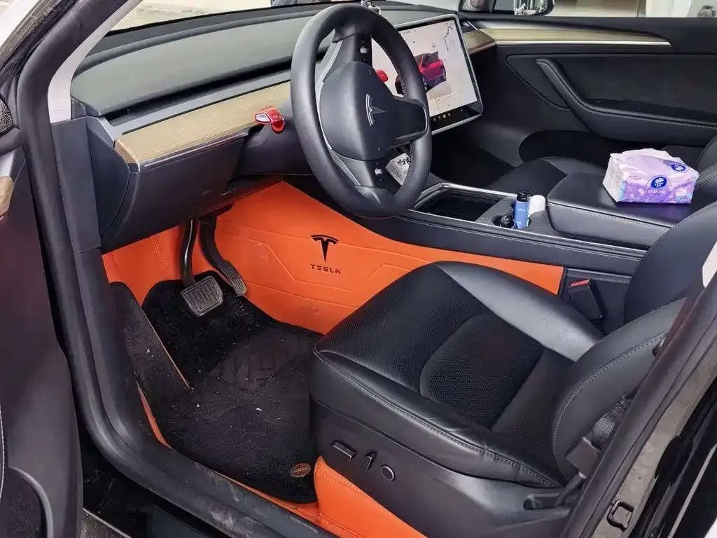 Tesla Model Y 2023 из CN, фото 2