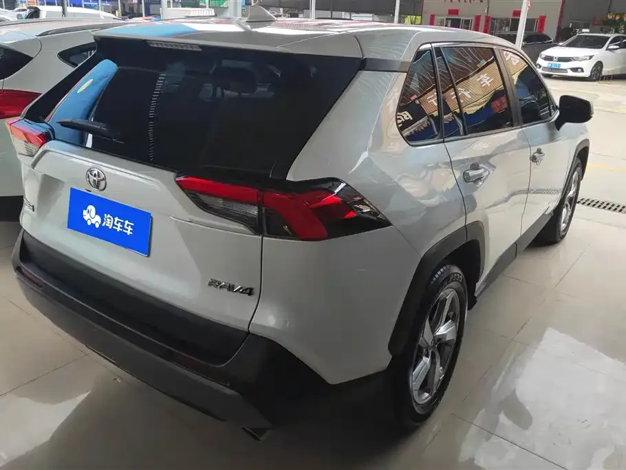 Toyota RAV4 2022 из CN, фото 10