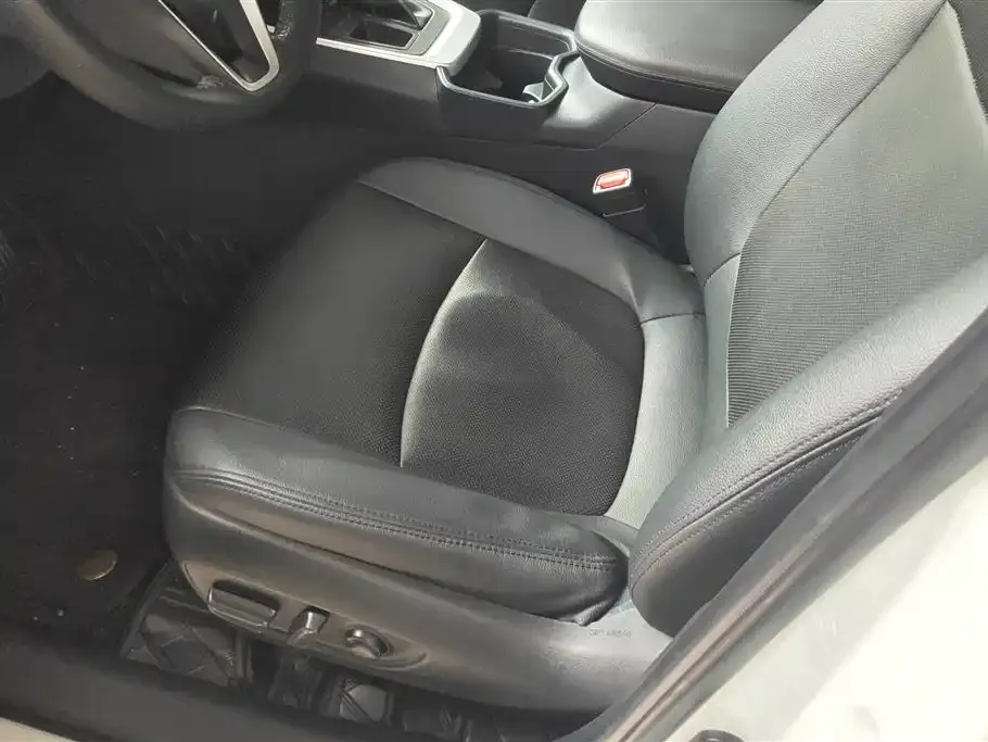 Toyota RAV4 2022 из CN, фото 5