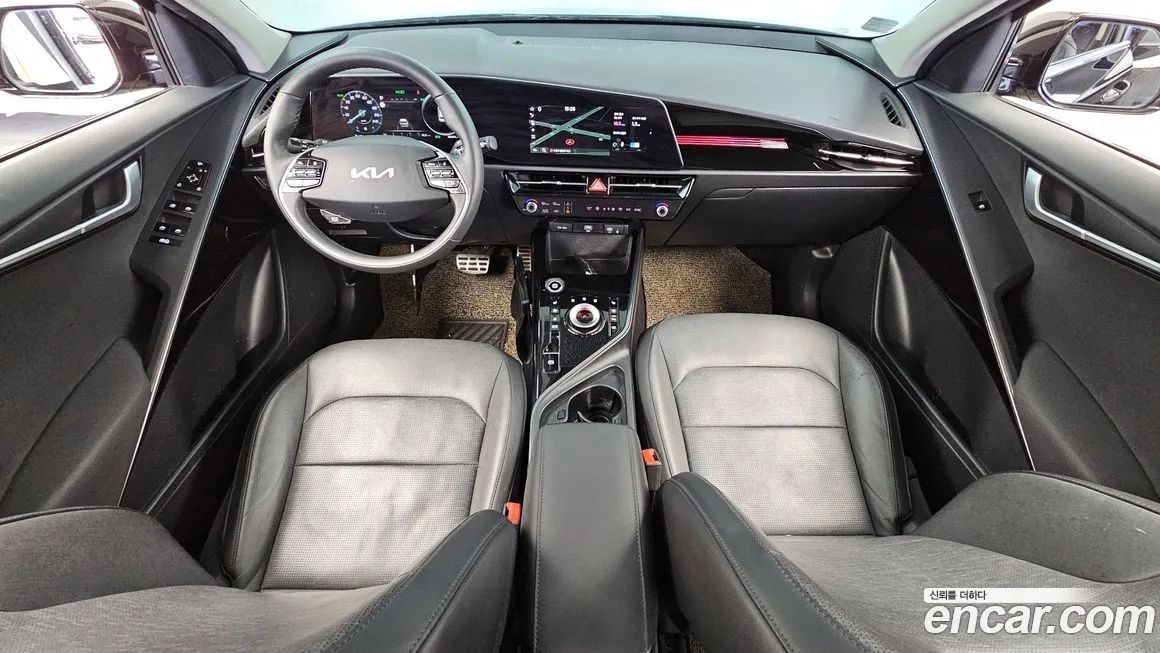 Kia Niro — фото 10