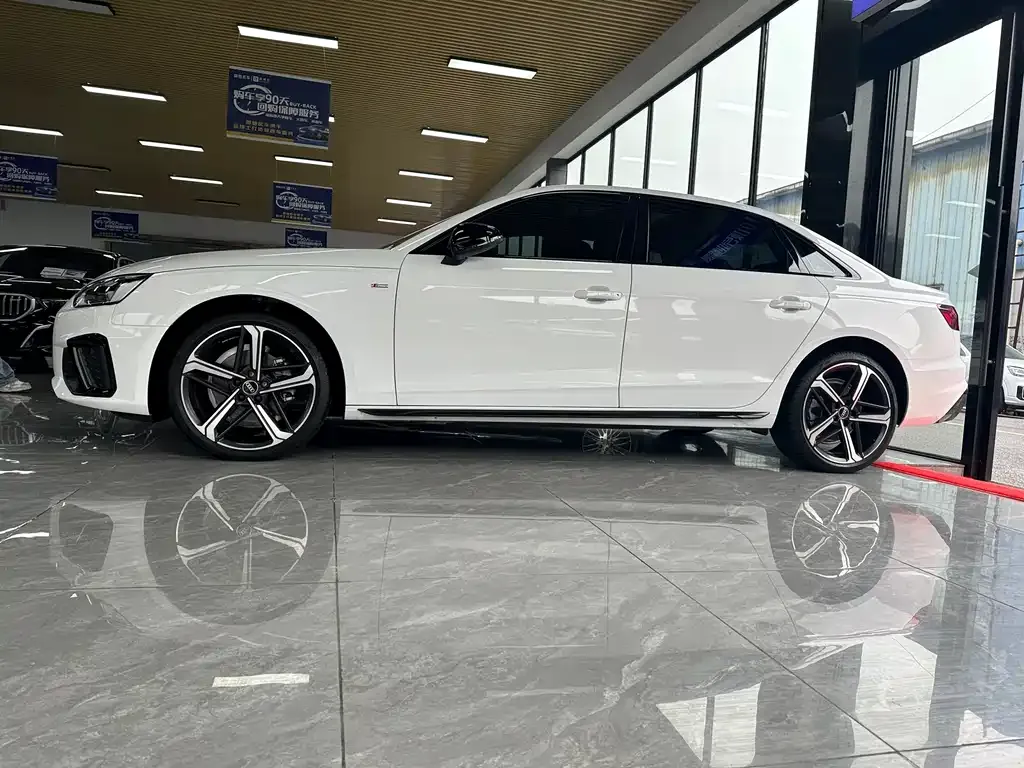 Audi A4L 2024 из CN, фото 10