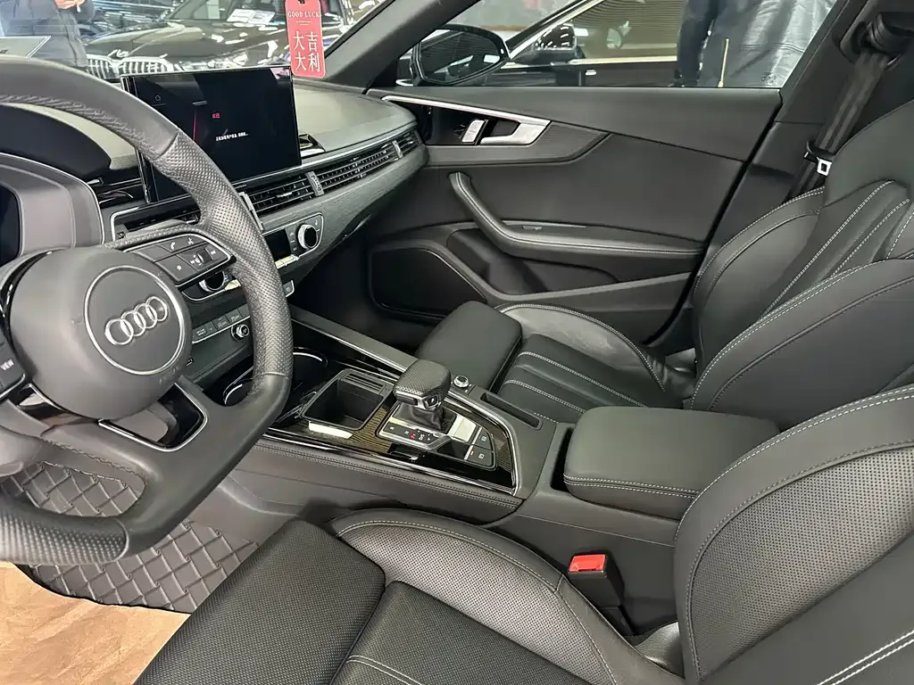 Audi A4L 2024 из CN, фото 3