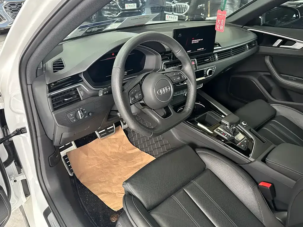 Audi A4L 2024 из CN, фото 9