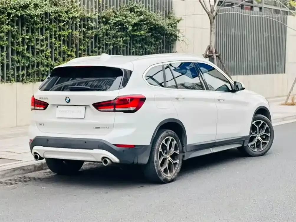 BMW X1 — фото 5
