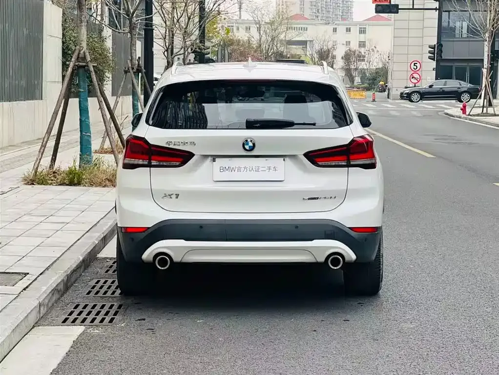 BMW X1 — фото 9