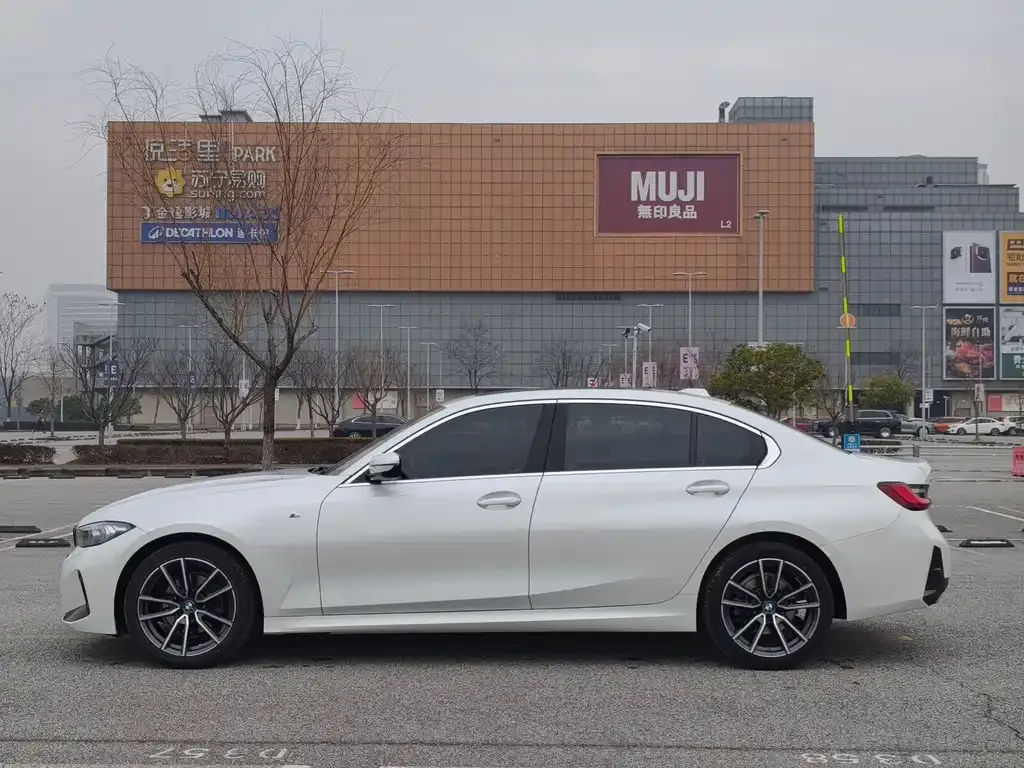 BMW 3 Series 2023 из CN, фото 8