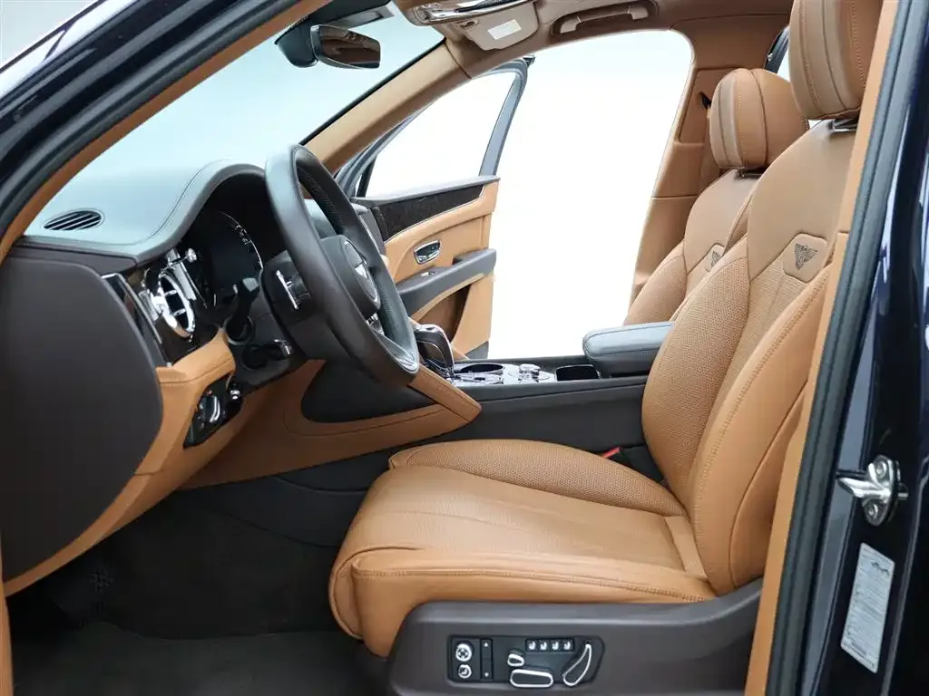 Bentley Bentayga — фото 10