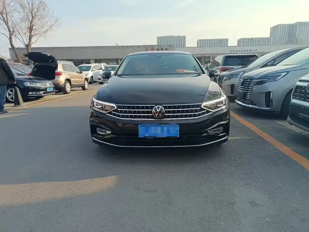 Volkswagen Magotan 2023 из CN, фото 2