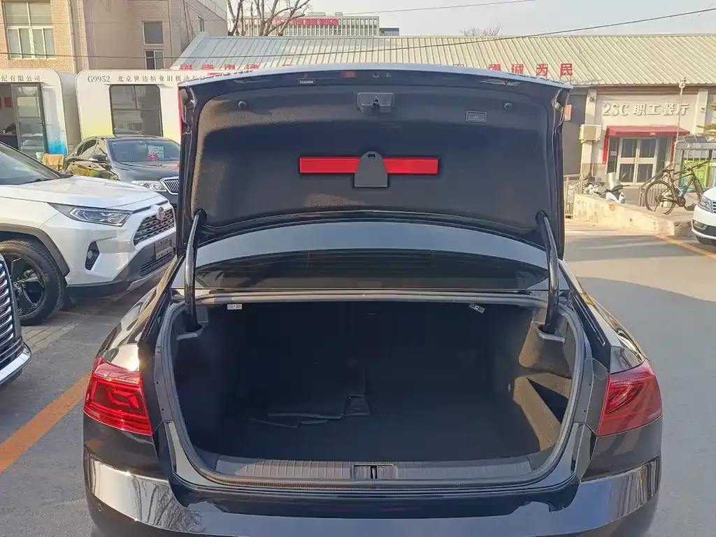 Volkswagen Magotan 2023 из CN, фото 10