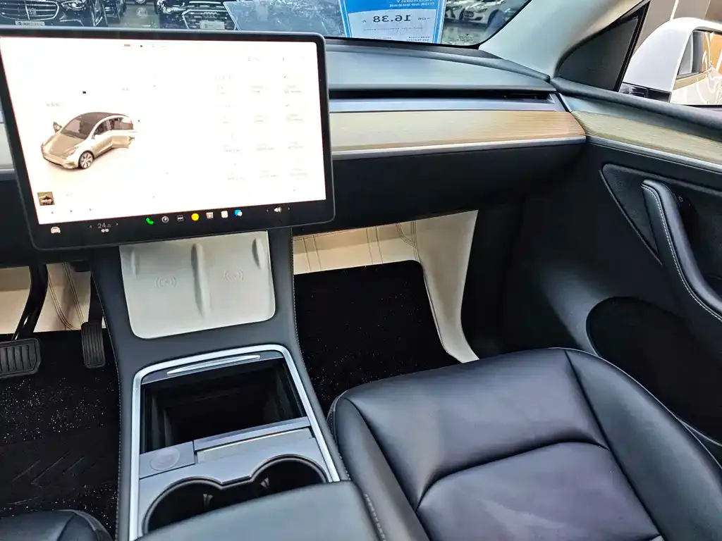 Tesla Model Y — фото 3