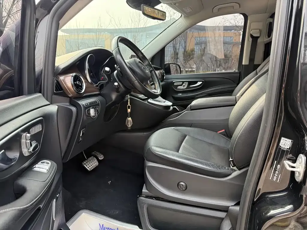 Mercedes-Benz V-Class 2022 из CN, фото 3